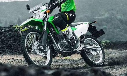 Kawasaki KLX 150: Motor Trail Tangguh Untuk Petualangan Sejati