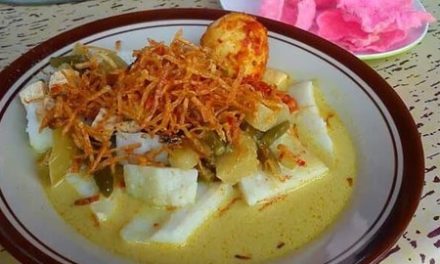 Lontong Medan Yang Jadi Hidangan Wajib Di Sumut Saat Lebaran