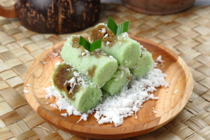 Aroma Nostalgia: Lezatnya Putu Bambu Di Tengah Kota