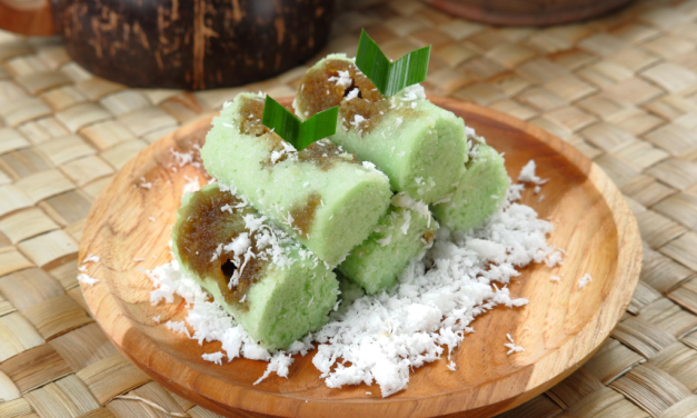 Aroma Nostalgia: Lezatnya Putu Bambu Di Tengah Kota