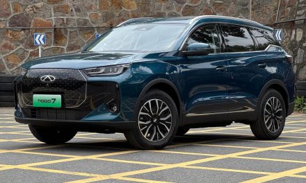 Hybrid Rasa Sultan! Chery Tiggo 7 HEV Tampil Elegan & Futuristik