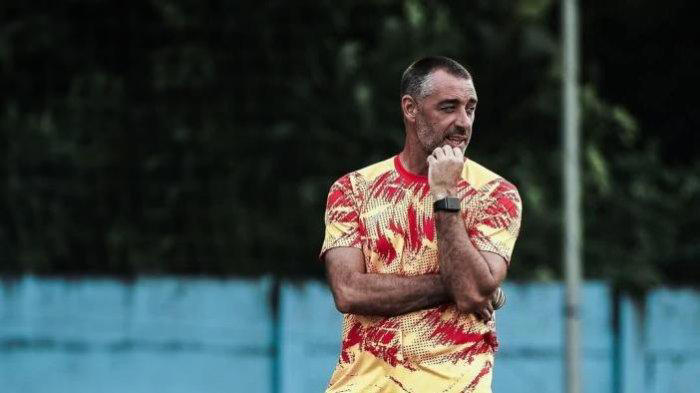 Kejutan Bursa Pelatih: Mantan Arema FC Latih Madura United