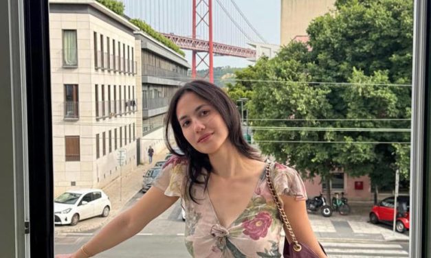 Sweet Escape Di Lisbon, Gaya Santai Pevita Pearce Bareng Suami