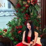Gaya Feminin Suzy Di Event Hair Care Tuai Banyak Pujian