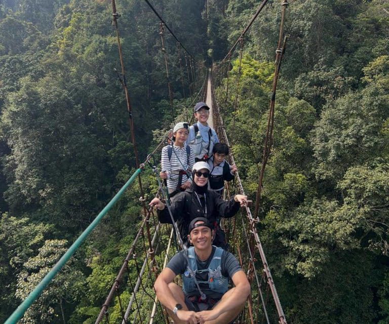 Petualangan Keluarga! Fanny Fabriana Hiking Di Alam Situgunung