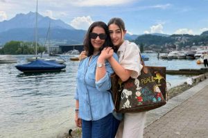 Momen Manis! Sara Ali Khan Dan Mama Liburan Ke Swiss Alps