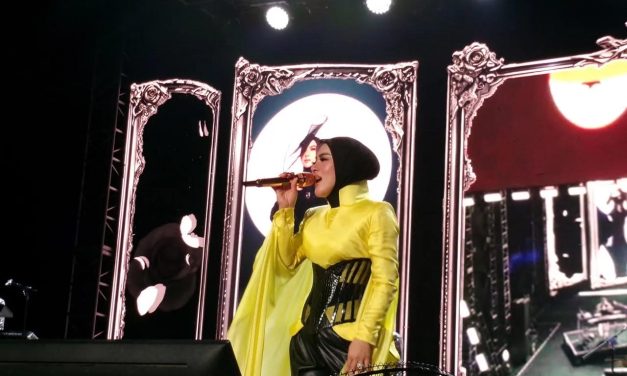 Penuh Kejutan! Potret Syahrini Saat Tampil Energik Di Pestapora
